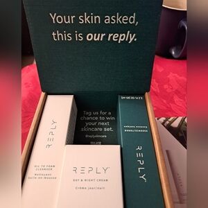 Reply Skincare Tfio- White and Teal